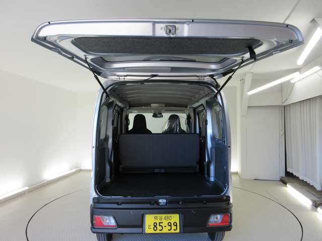 Daihatsu Hijet Cargo 10