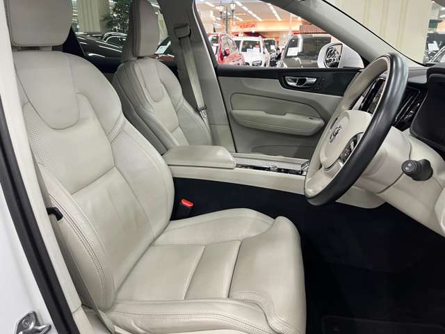 Volvo XC60 8