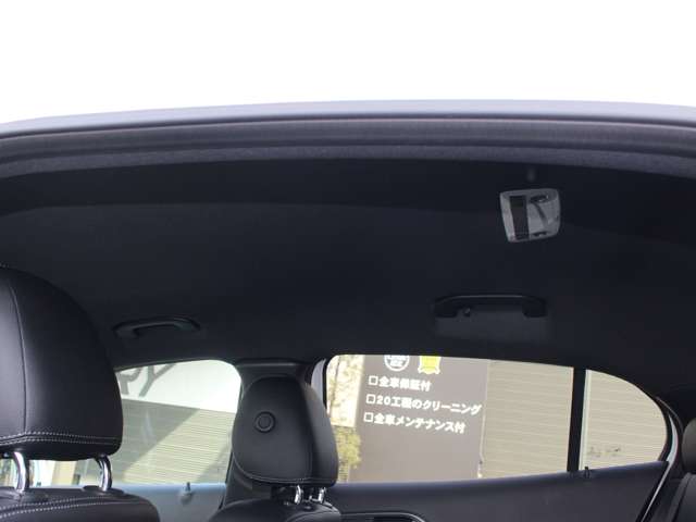 Mercedes-Benz GLA-Class 11