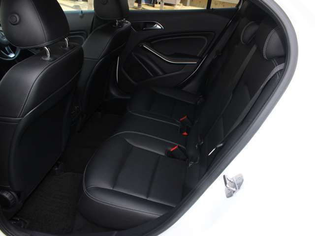Mercedes-Benz GLA-Class 9