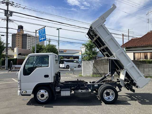 Isuzu Elf 4