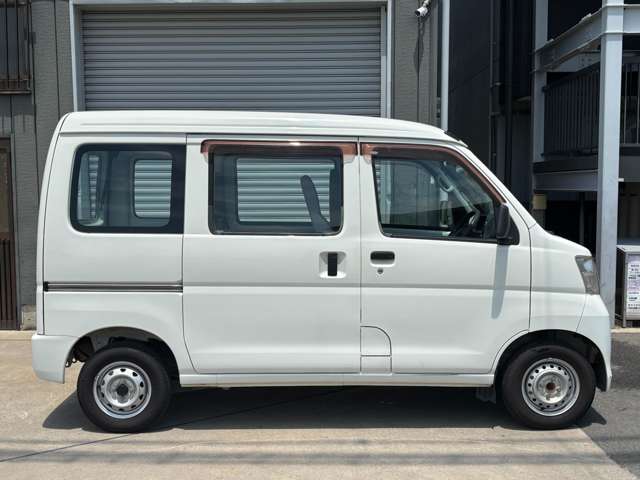 Daihatsu Hijet Cargo 7