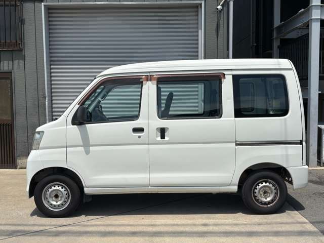 Daihatsu Hijet Cargo 8