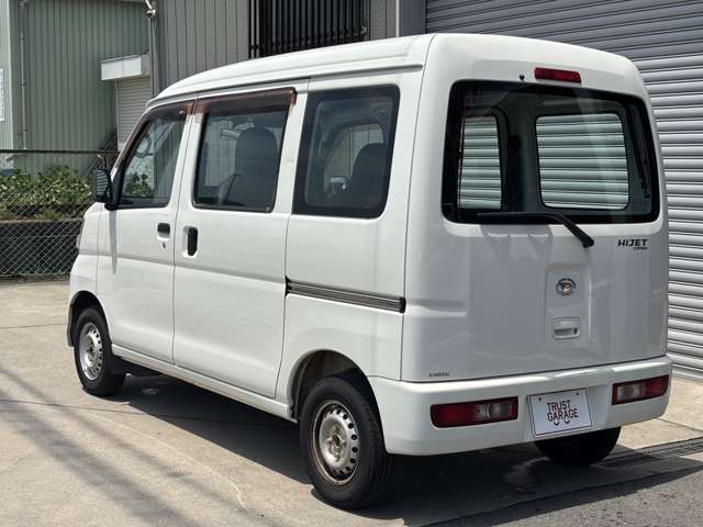 Daihatsu Hijet Cargo 9