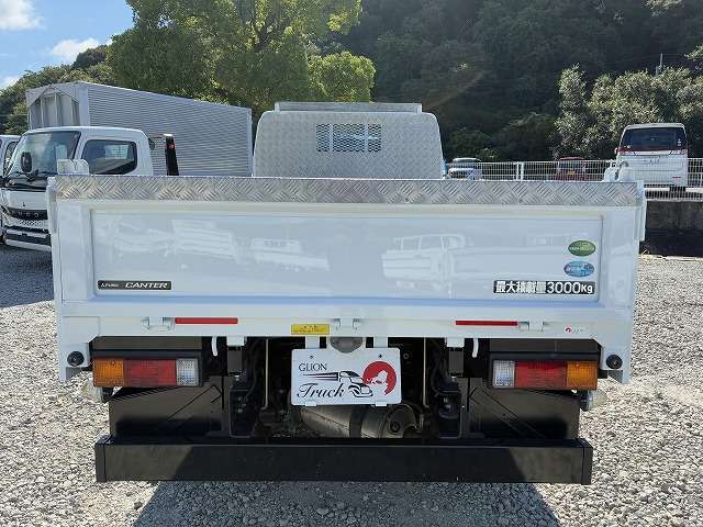 Mitsubishi Fuso Canter 7