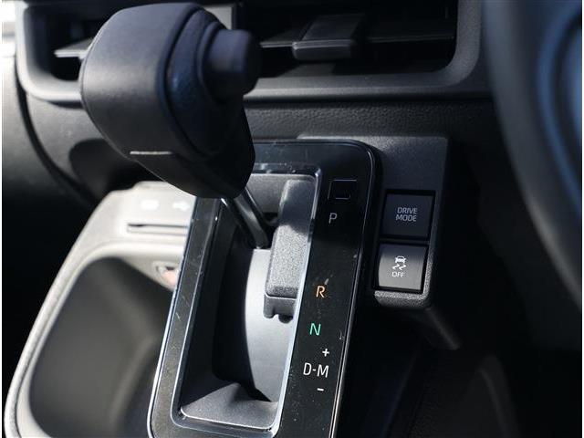 Toyota Sienta 11