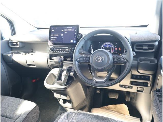Toyota Sienta 3