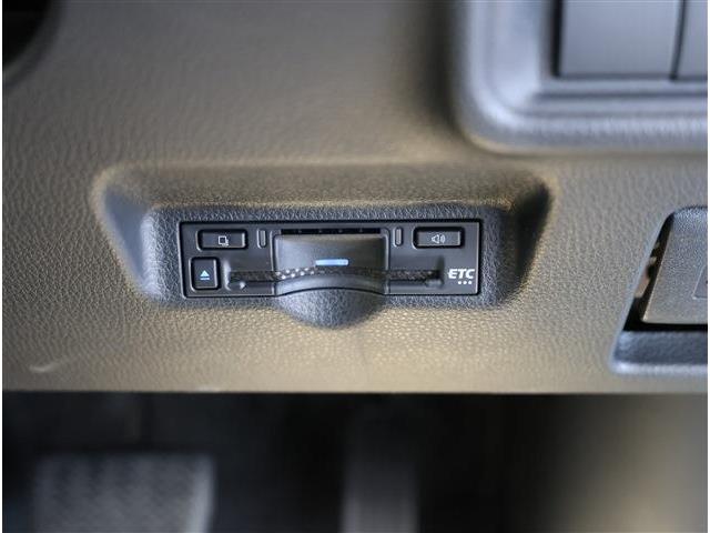 Toyota Sienta 10