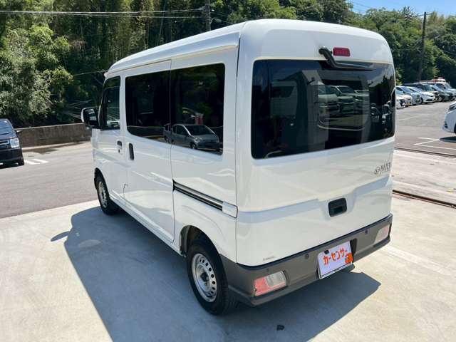 Daihatsu Hijet Cargo 4