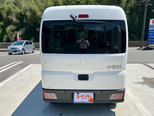 Daihatsu Hijet Cargo 5
