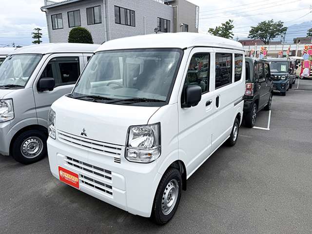 Mitsubishi Minicab Van 3
