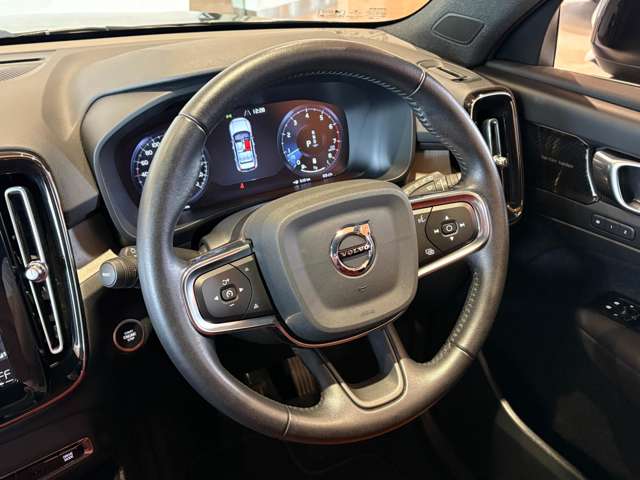 Volvo XC40 9