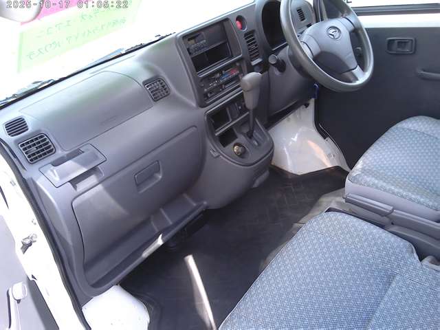 Daihatsu Hijet Cargo 12