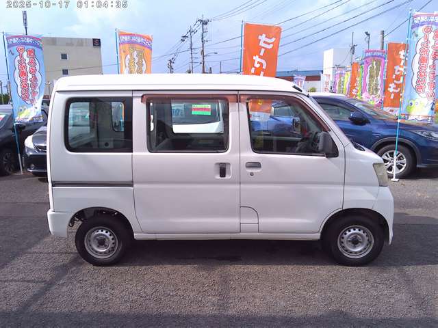 Daihatsu Hijet Cargo 6