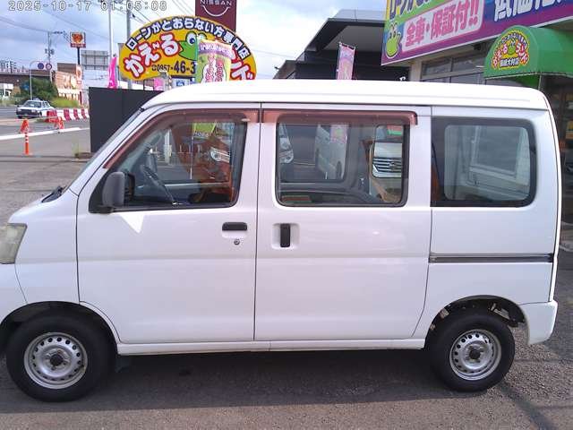 Daihatsu Hijet Cargo 10