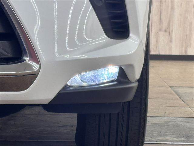 Lexus NX 12