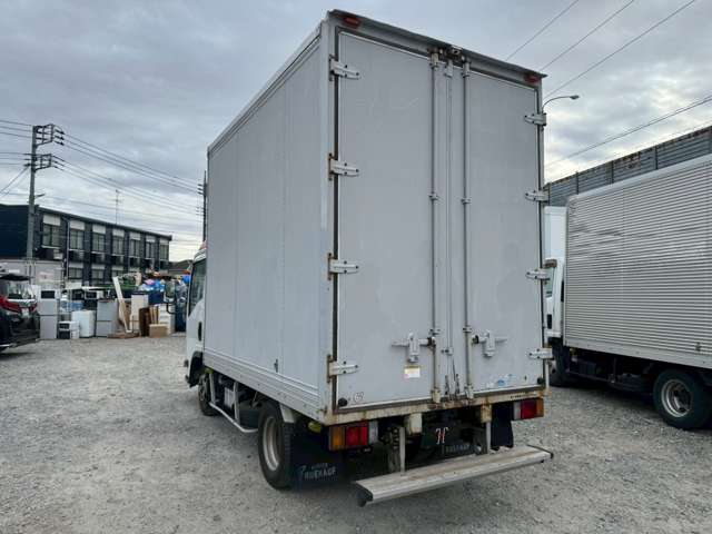 Isuzu Elf 6