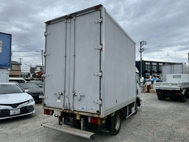 Isuzu Elf 8