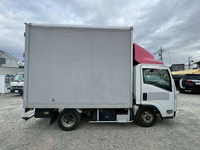 Isuzu Elf 9