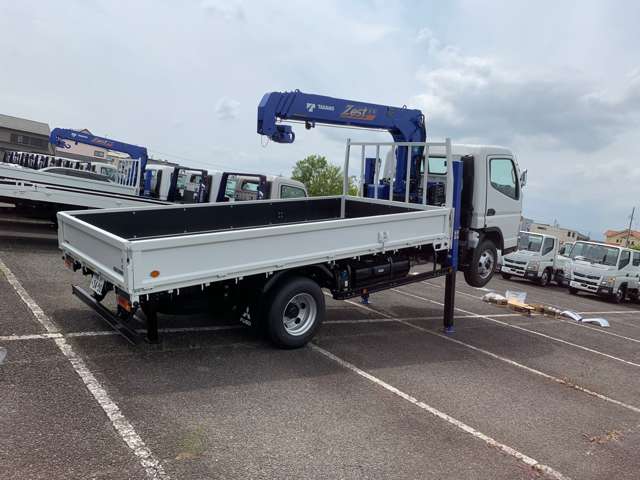 Mitsubishi Fuso Canter 9
