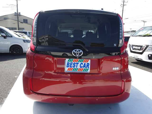 Toyota Sienta 7