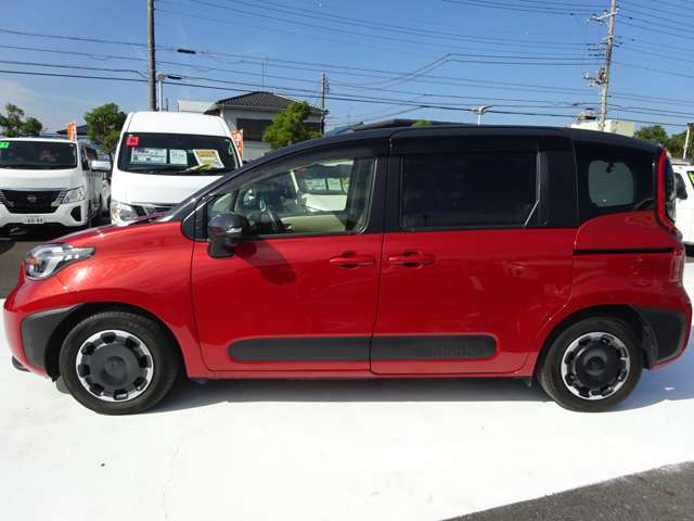 Toyota Sienta 10