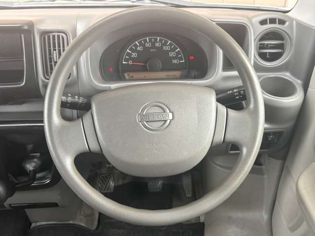Nissan NV100 Clipper 11