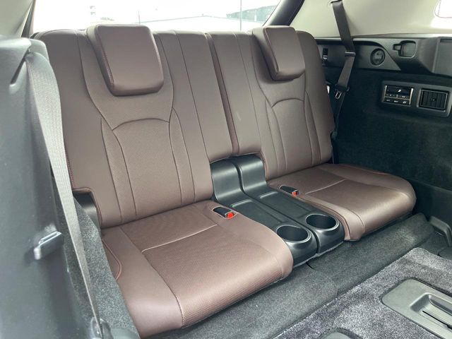 Lexus RX 9