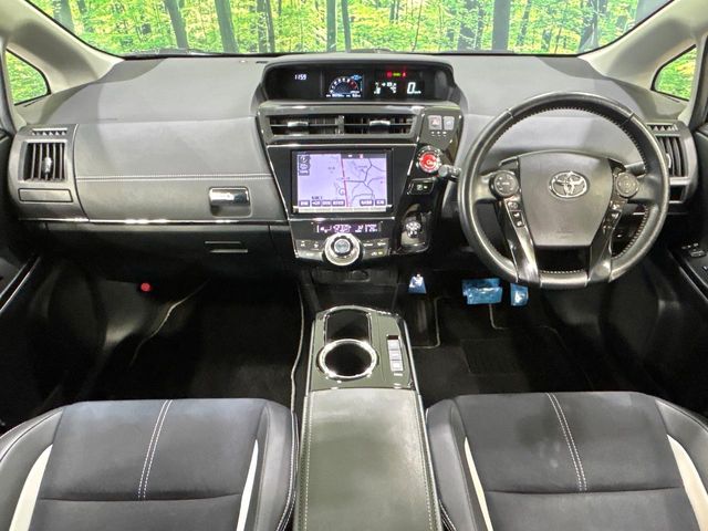 Toyota Prius α 2
