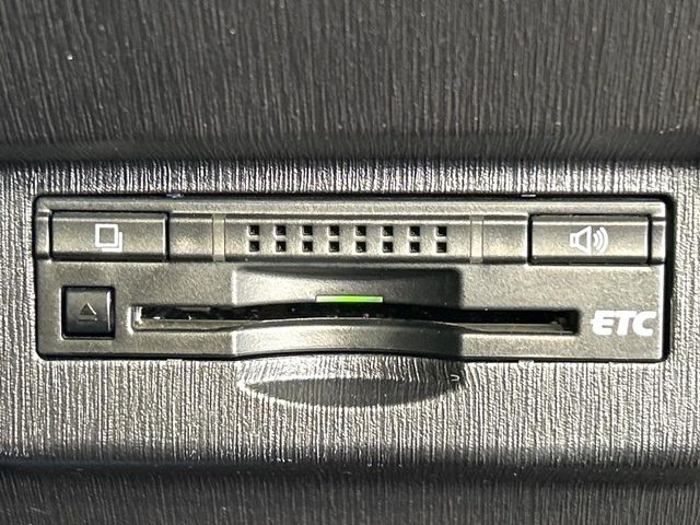 Toyota Prius α 7