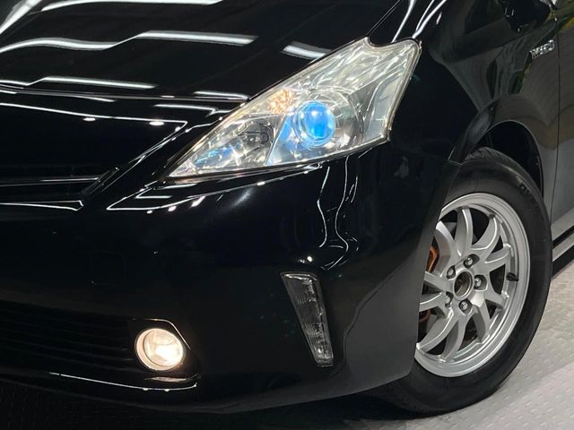 Toyota Prius α 12