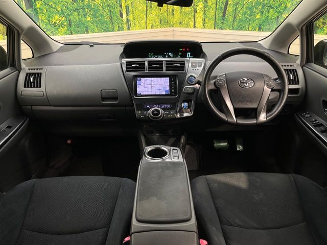 Toyota Prius α 2