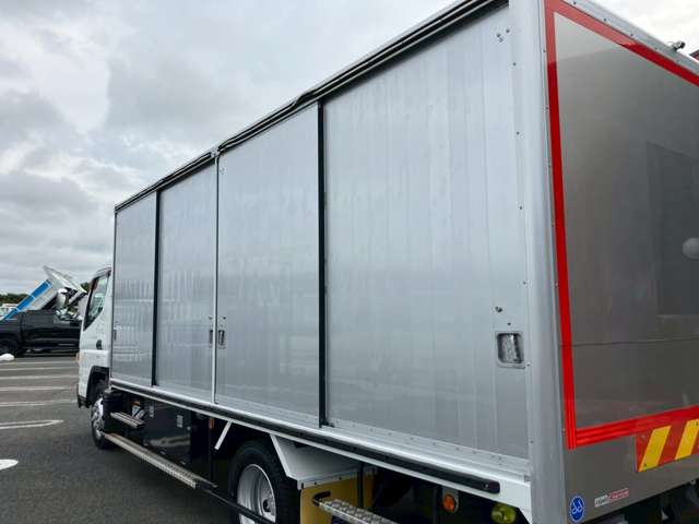 Mitsubishi Fuso Canter 11