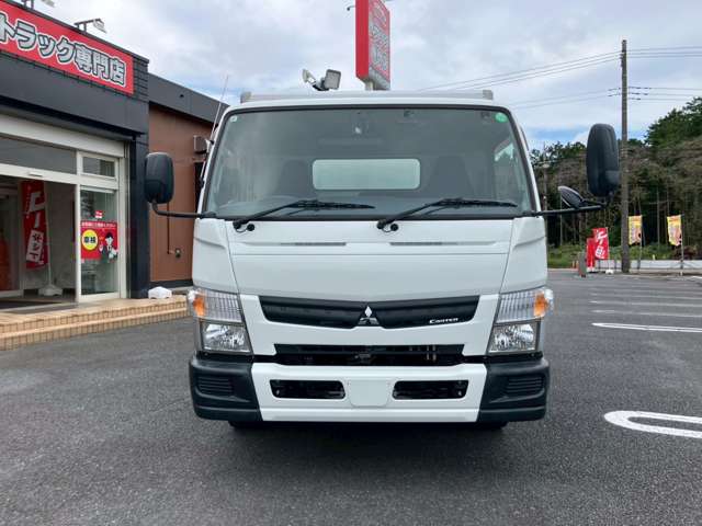 Mitsubishi Fuso Canter 2