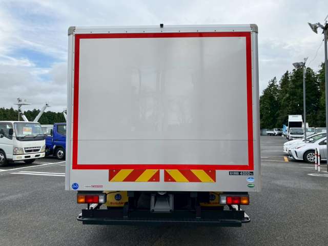 Mitsubishi Fuso Canter 6