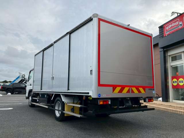 Mitsubishi Fuso Canter 7