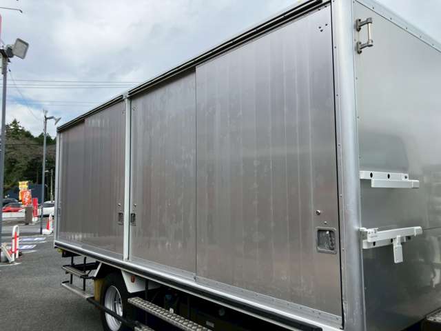 Mitsubishi Fuso Canter 9