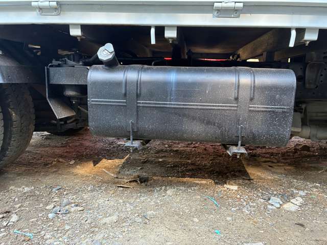Mitsubishi Fuso Canter 9