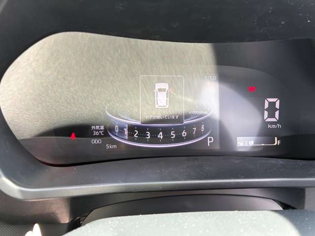 Daihatsu Rocky 11