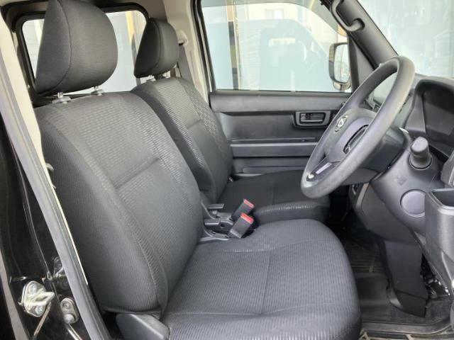 Daihatsu Hijet Cargo 2