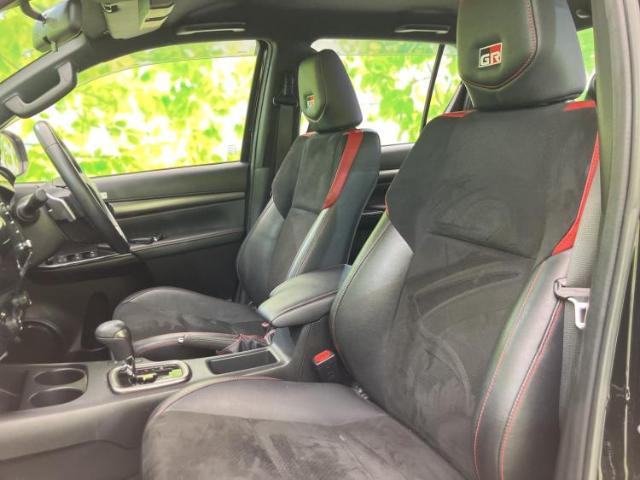 Toyota Hilux 8