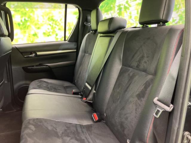 Toyota Hilux 9