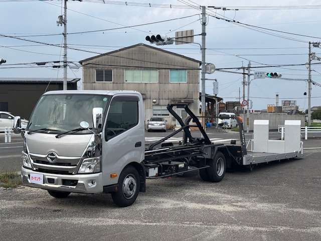 Hino Dutro 3