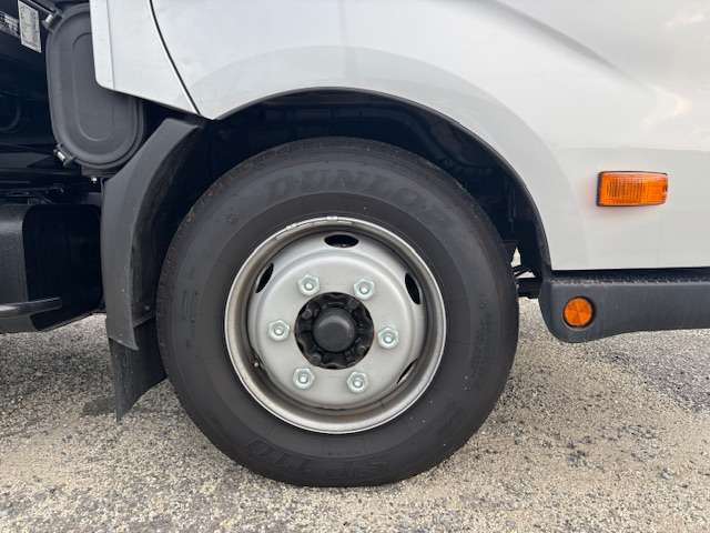 Hino Dutro 8