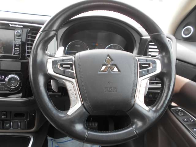 Mitsubishi Outlander PHEV 10