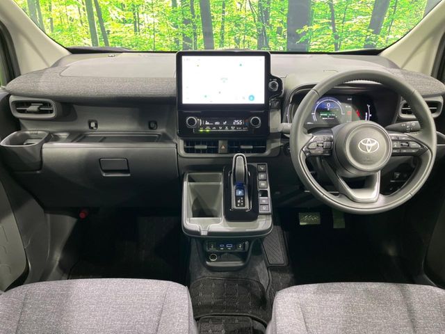 Toyota Sienta 2