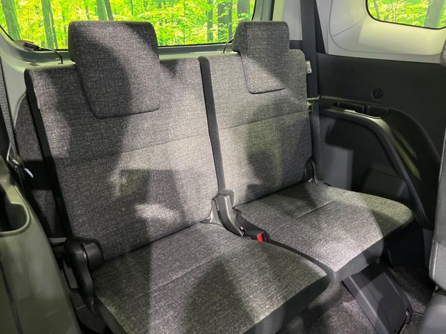 Toyota Sienta 10