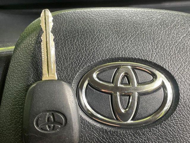 Toyota Sienta 7