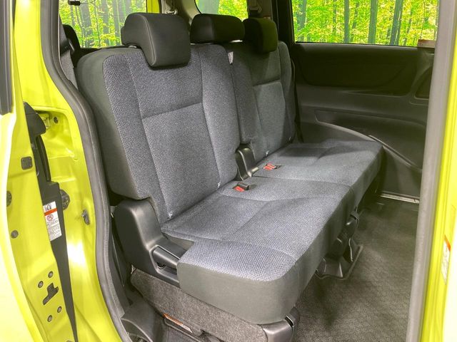 Toyota Sienta 9