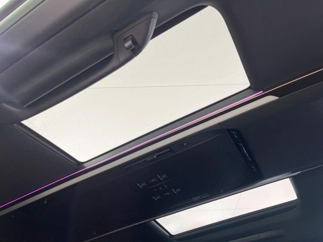 Toyota Alphard 3